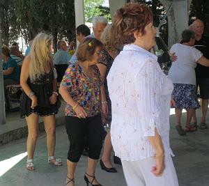 AOBR 2014 06 22 JUIN MARIGNANE REPAS PORCELET A LA BROCHE (134) par G Montaner